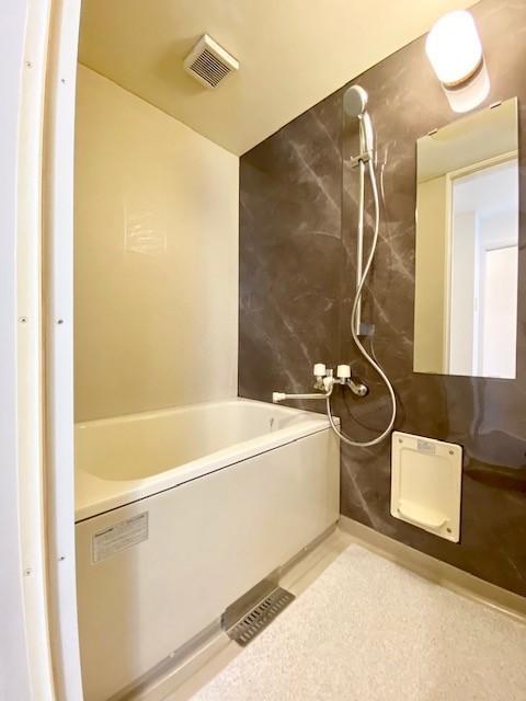 バス・シャワールーム　バスルーム