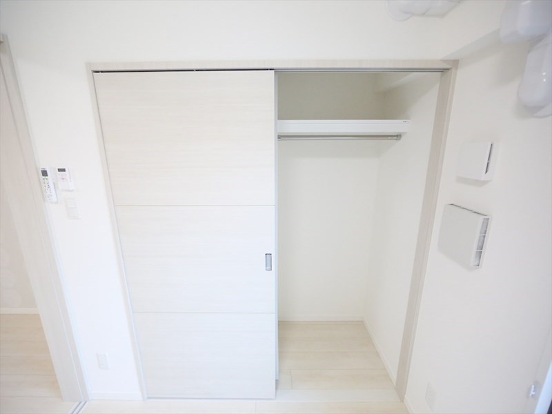 収納　ウォークインクローゼット（収納充実してます）