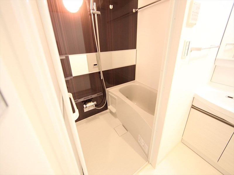 バス・シャワールーム　浴室暖房乾燥機付　追い焚き・オートバス機能付お風呂