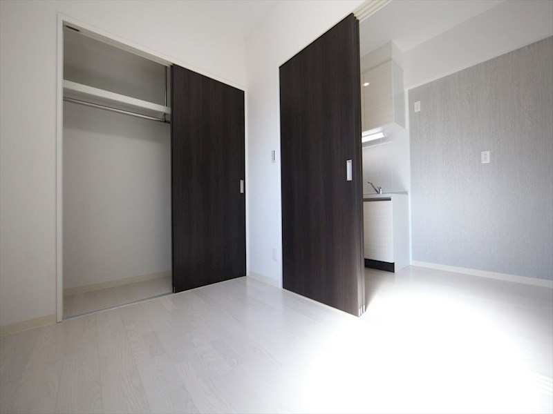 その他部屋・スペース　洋室4.17帖　クローゼット付（収納充実してます）