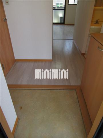 玄関　下駄箱つきの玄関です