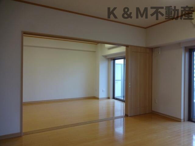 居室・リビング　ゆったり過ごせる居間です