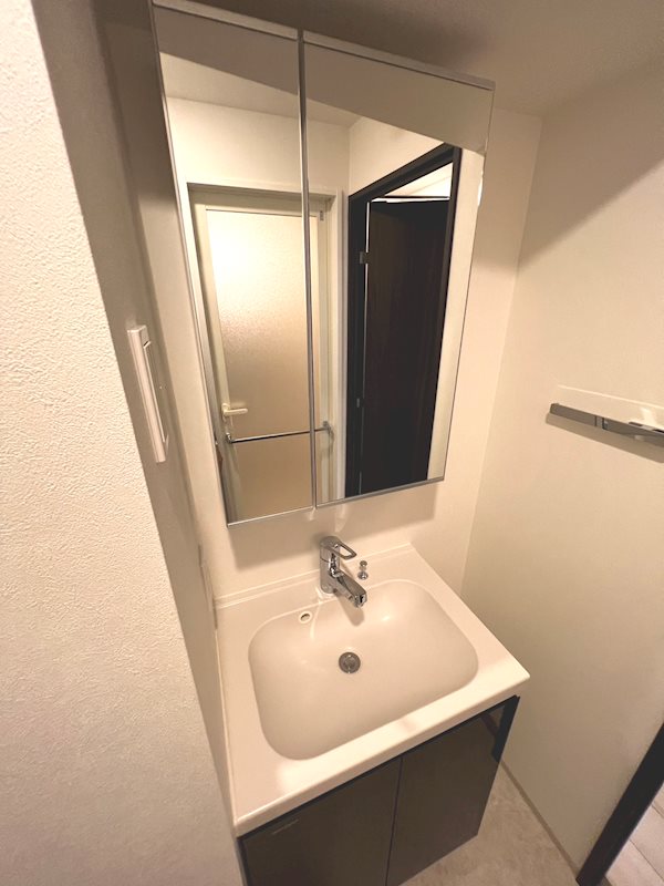 洗面設備　コンパクトで使いやすい洗面所