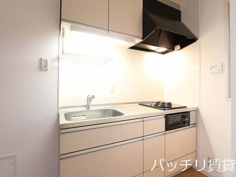 キッチン　別号室タイプの為、現状を優先致します。