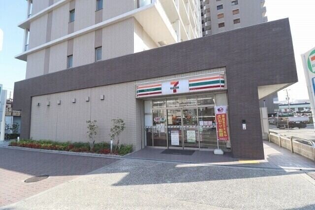 コンビニ　セブンイレブン大阪中道4丁目店（コンビニ）まで197m