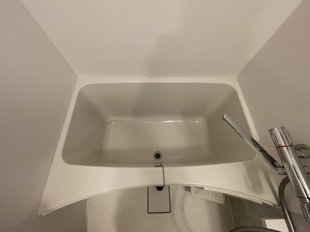 バス・シャワールーム　モデル写真
