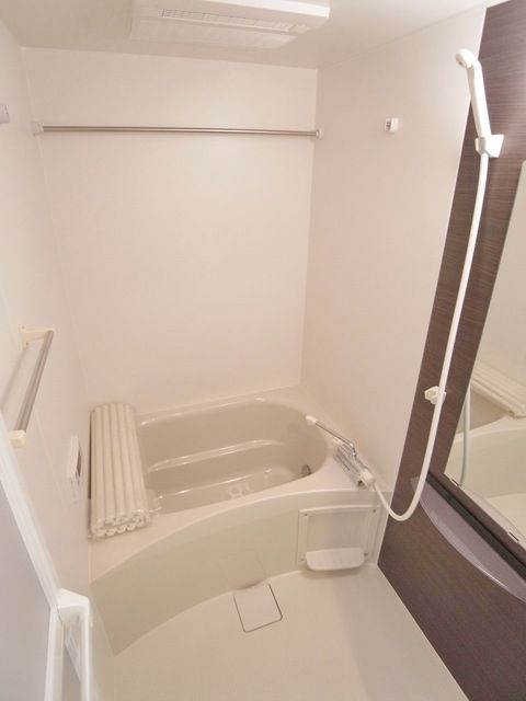バス・シャワールーム　☆追い焚き付きのお風呂☆