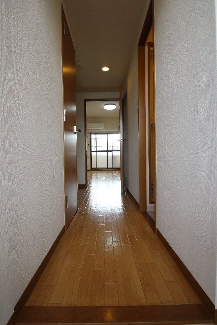 玄関　※別室の参考写真の為、現況優先です。