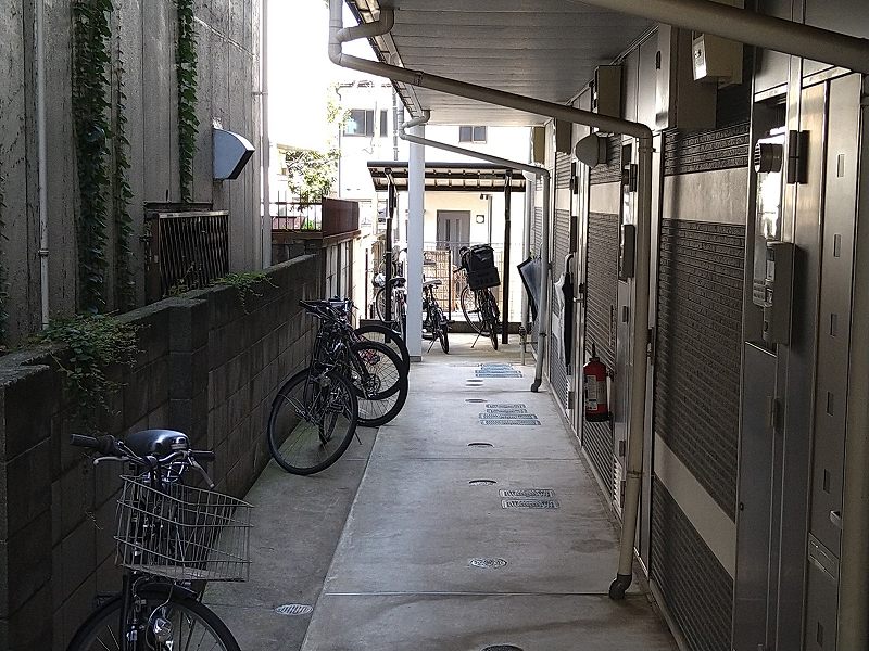 その他　屋根付き駐輪場（無料）