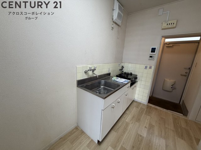 キッチン　コンパクトなキッチンで掃除もラクラク