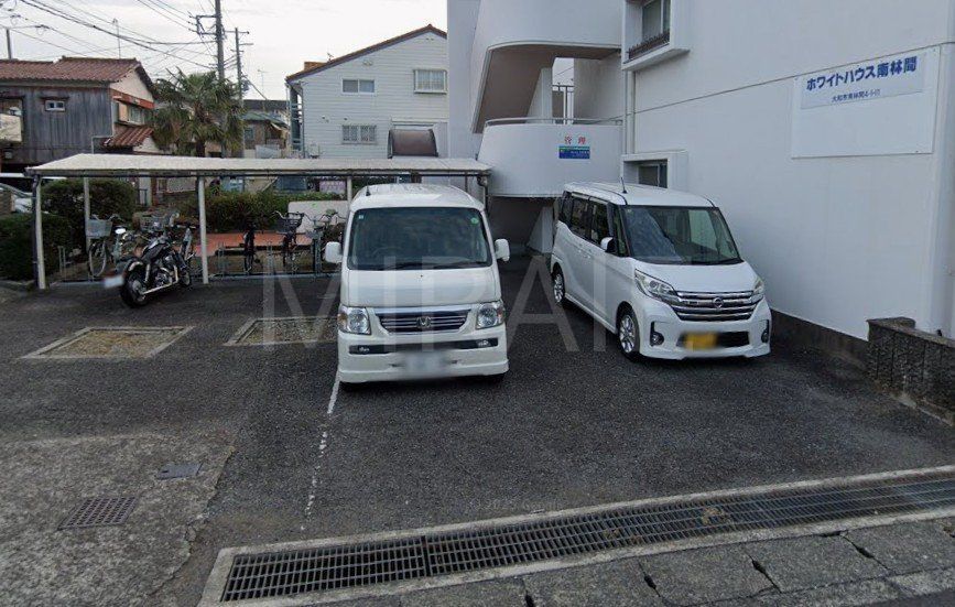 駐車場　駐車場