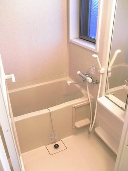 バス・シャワールーム　別部屋の画像を使用しております。