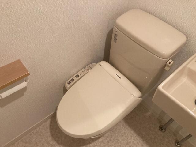 トイレ　別部屋写真参照
