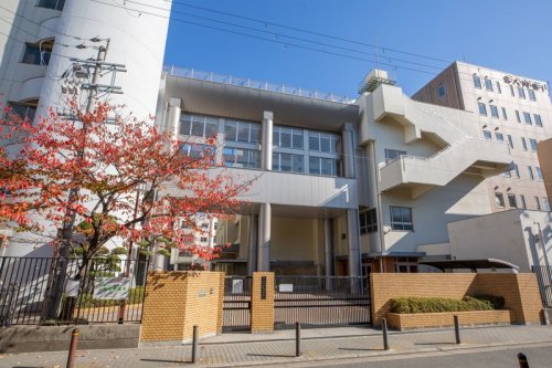 中学校　大阪市立玉津中学校（中学校）まで355m
