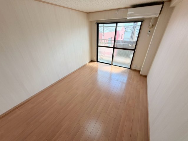 ハイツ坂口の居間写真