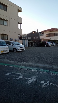 【熊谷市宮本町のアパートの駐車場】