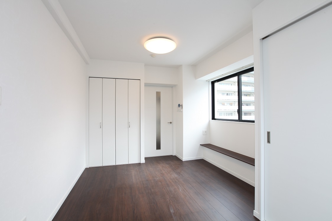 収納　キッチンにも可動式の棚を設置しました