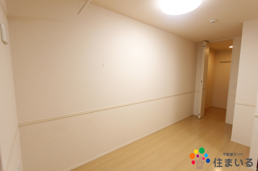 コンビニ　セブンイレブン東海市名和町店（コンビニ）まで432m