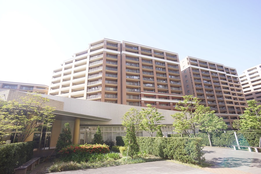 建物外観　大船駅徒歩５分！オートロック仕様！１４階建３階部分！