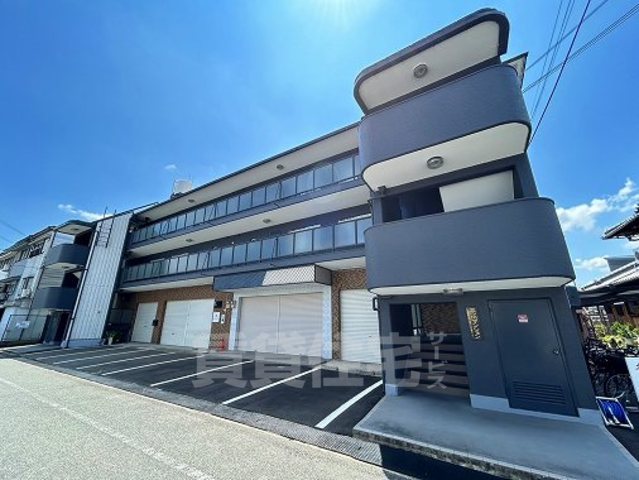 三ツ川マンションの建物外観