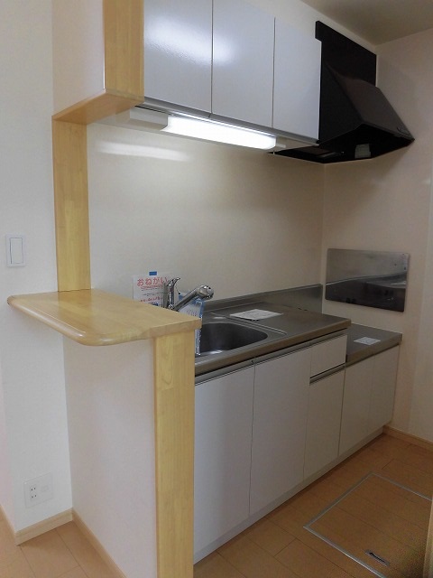 キッチン　キッチンは少し奥まっています。