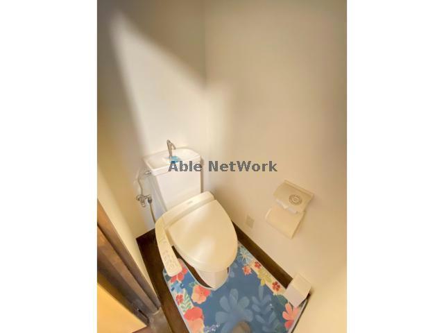 トイレ　小物は内見用です