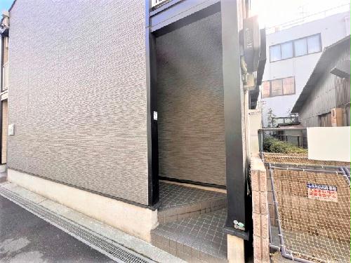 エントランス　物件の入り口です。