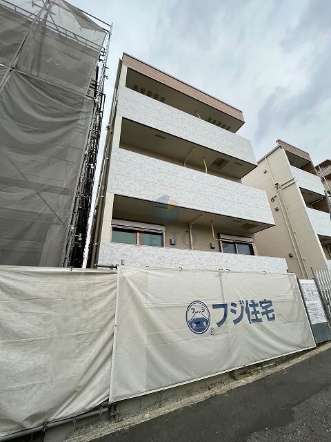 大阪市西淀川区出来島のアパートの建物外観