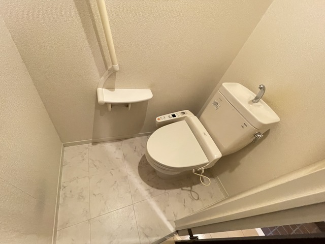 【茨木市紫明園のアパートのトイレ】