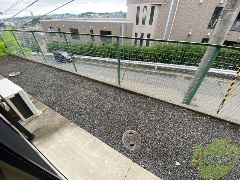 バルコニー　窓を開けると下はじゃりになっておりましたよ！