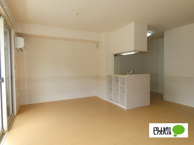 居室・リビング　ＬＤＫ１０．７帖～洋室５．５帖