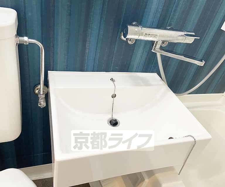 洗面設備　コンパクトで使いやすい洗面所です。