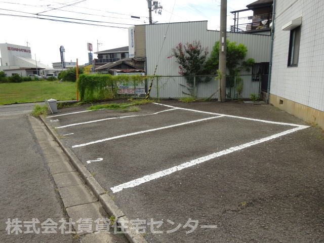 【グリーンフル狐島の駐車場】