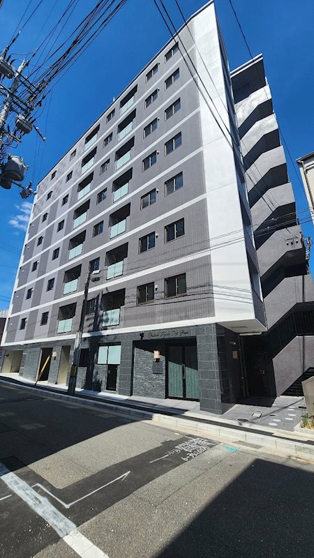 【京都市南区西九条唐戸町のマンションの建物外観】