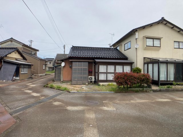 富山市水橋舘町戸建ての建物外観