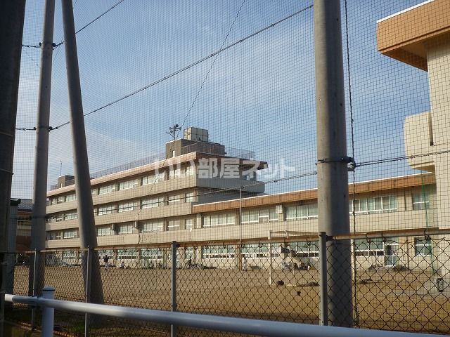 One Hyde Parkの小学校