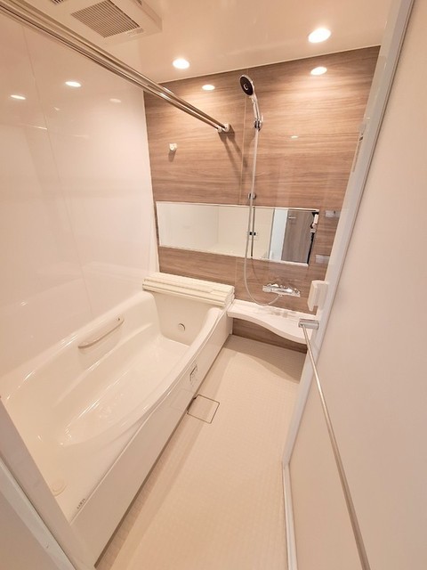 バス・シャワールーム　★浴室乾燥・追い焚き機能つきバス★