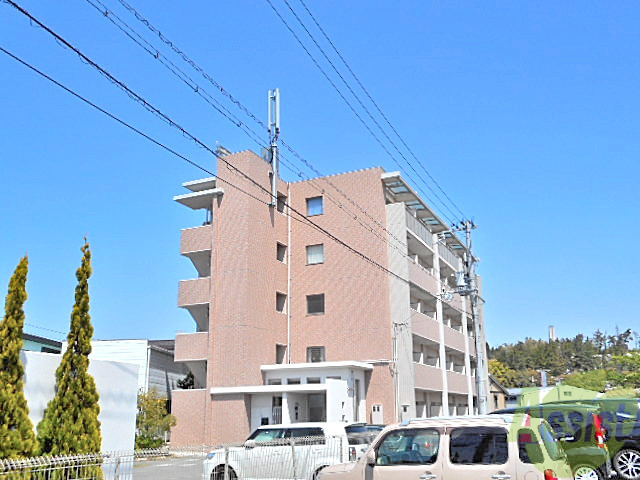 箕面市小野原東のマンションの建物外観