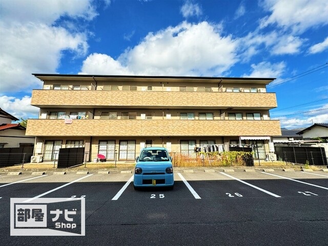 【フォブールタウン成合Cの建物外観】