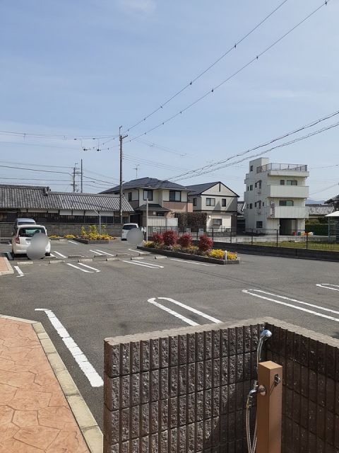 【泉南市男里のアパートの駐車場】