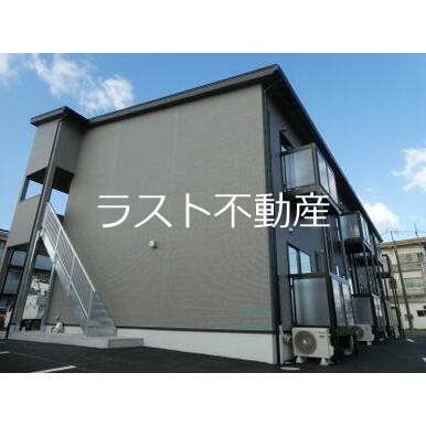 【薩摩川内市東大小路町のアパートの建物外観】