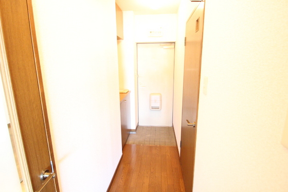 玄関　※別部屋の写真です