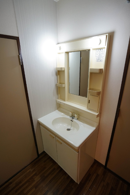 洗面設備　敷地内の別の部屋