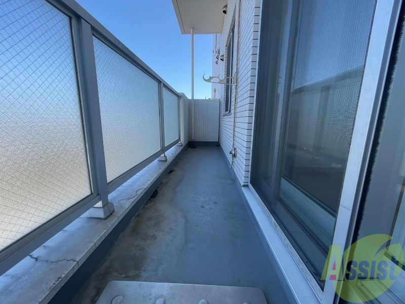 バルコニー　バルコニーです。洗濯物を干したり一息ついたりできますね！