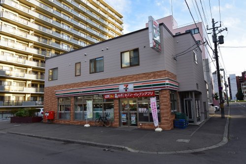 コンビニ　セブンイレブン 南4条東店（コンビニ）まで189m
