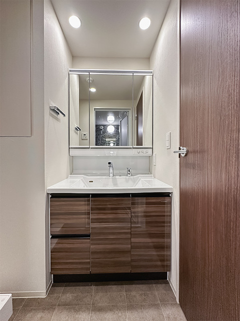 洗面設備　※写真は同タイプ住戸です。