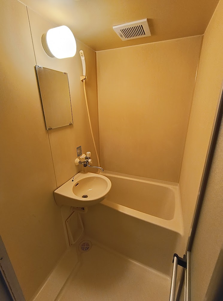 バス・シャワールーム　一人暮らしにも嬉しいバス・トイレ独立タイプ