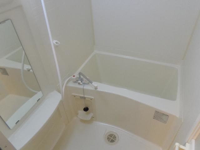 バス・シャワールーム　浴室乾燥機付きです。