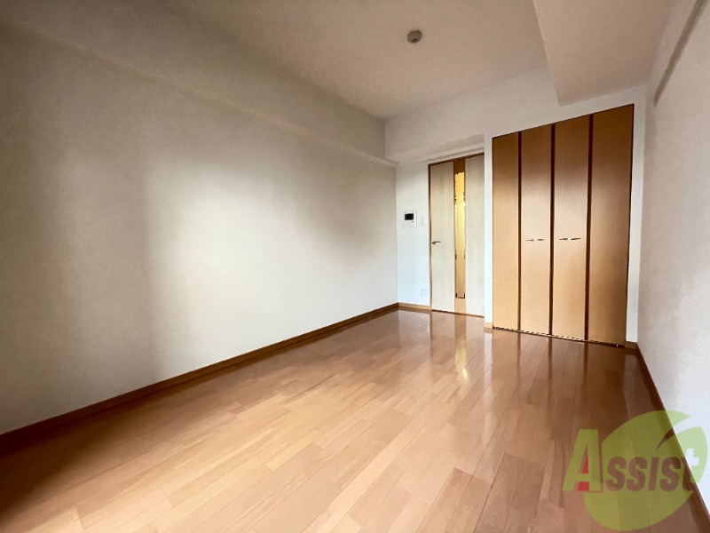 居室・リビング　フローリング張りのお部屋です。