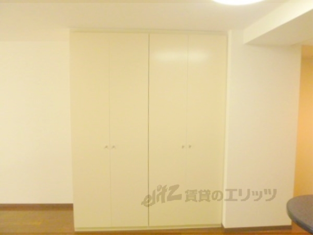 収納　洋室：収納